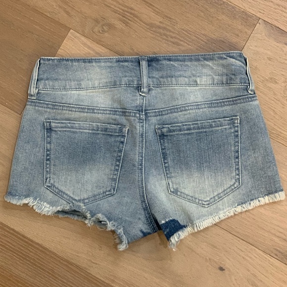 Refuge ~ American Flag Short Distressed Denim Shorts ~ Size 0 - Picture 4 of 7